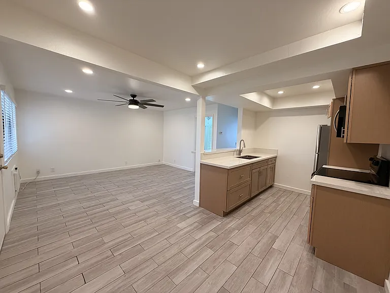 2843 C St #5 — Photo 7