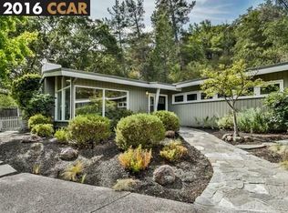 15 Sleepy Hollow Ln, Orinda, CA 94563