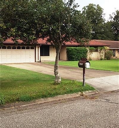 2nd image of 319 Windsor Sq