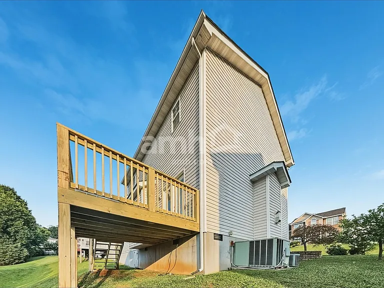 5705 Parasol Ln — Photo 15