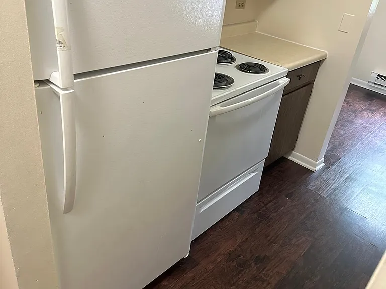 729 Strom Dr #2B — Photo 4