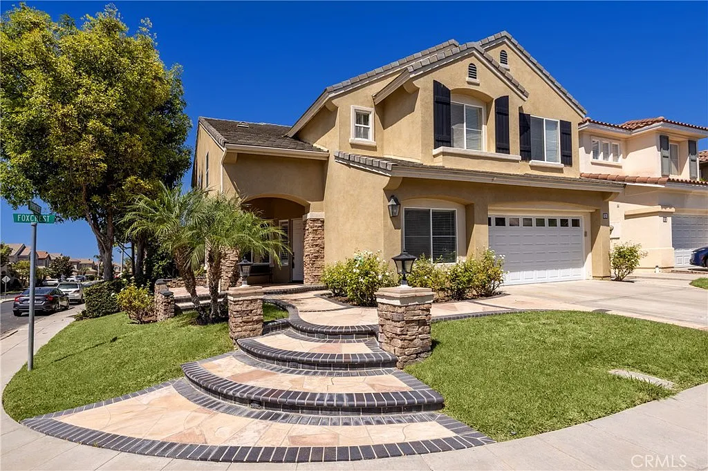5 bed, 3048 sqft, $5,998 — Photo 2