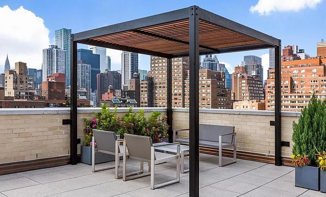 Sold by Compass | media 18