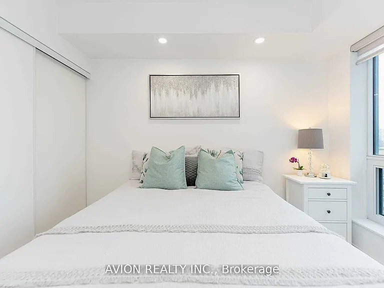31 Tippett Rd #336 — Photo 15