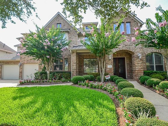 3rd image of 23406 Fairway Valley Ln