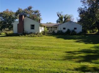 39 Soucy Rd, Woodbury, CT 06798