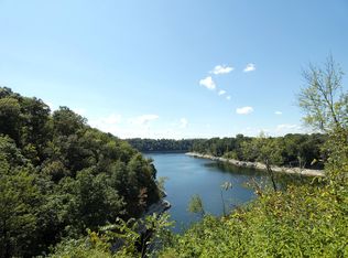 576 Overlook Dr, Lancaster, KY
