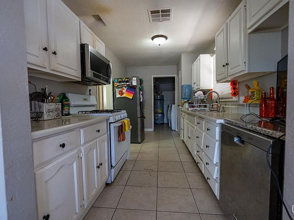 5th image of 424 Wilson Ave