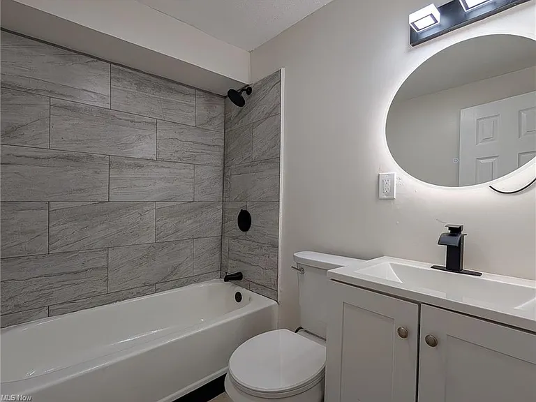 14817 Naples Ave — Photo 10