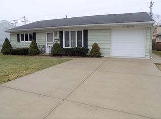 239 W Manchester Dr, Wheeling, IL