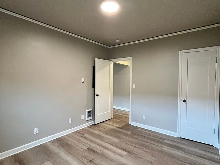 6411 Albina by Star Metro — Photo 10