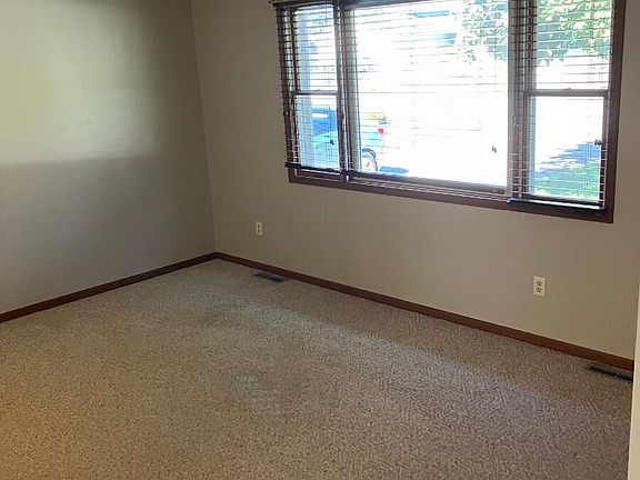 4th image of 9803 W 136th Pl