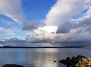 40 Papoose Island Rd, Raymond, ME 04071