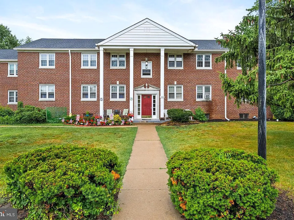 102 Cherry Parke #D