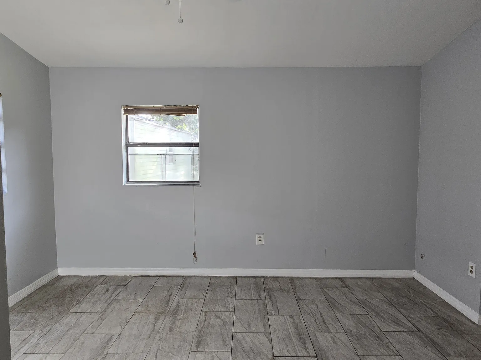 5 bed, 1600 sqft, $1,995 — Photo 4