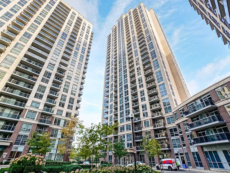 3 Michael Power Pl — Photo 1