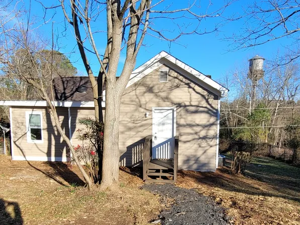 38 Grady Smith St, Grantville, GA 30220