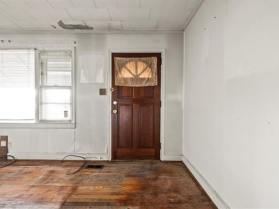 5th image of 6709 Garrett Rd