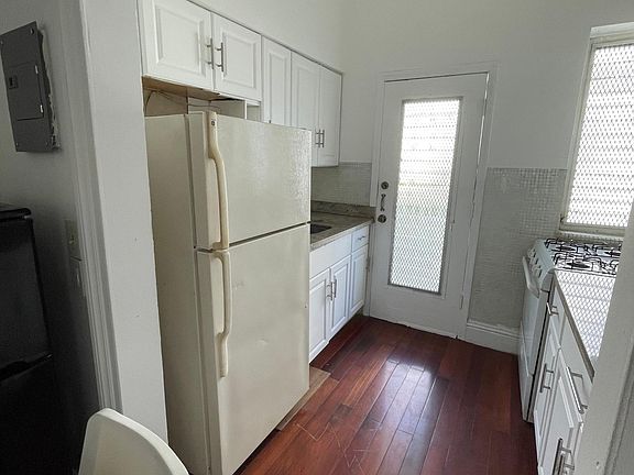3rd image of 1026 Euclid Ave APT 5