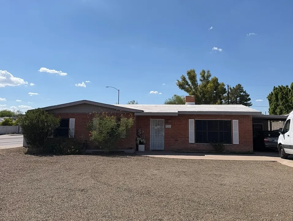 3 bed, 1713 sqft, $2,475 — Photo 1