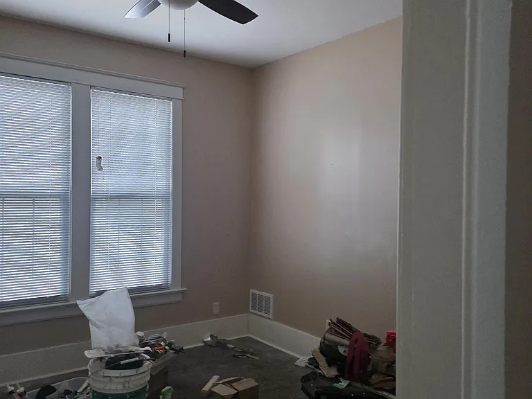 911 Polk Ave — Photo 25