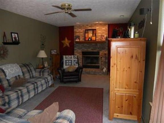 4th image of 302 Yarmouth Ct