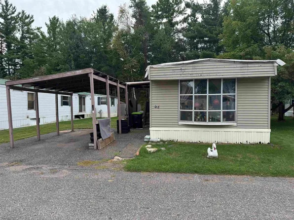 N3905 Pine Mountain Rd, Iron Mountain, MI 49801