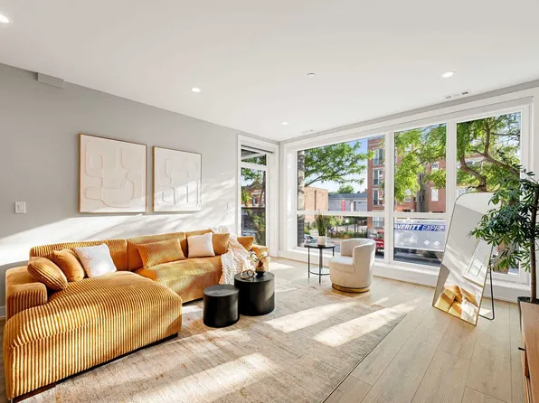 2344 W Polk St, Chicago, IL