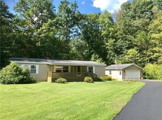 2883 Frew Mill Rd, New Castle, PA 16101