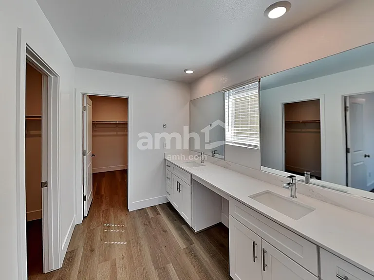 5863 Vaes Dothrak St — Photo 9