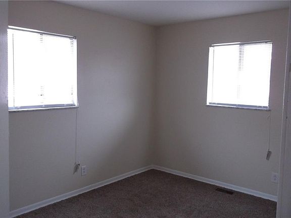 5th image of 1022 Medford Ave