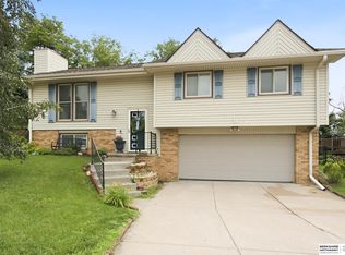 2410 Yorktown Pl, Bellevue, NE 68123