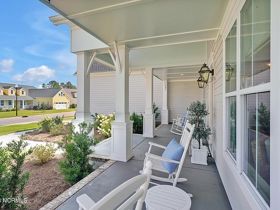3rd image of 464 Yucca Lane