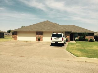 2015 Berry Ave, Weatherford, OK 73096
