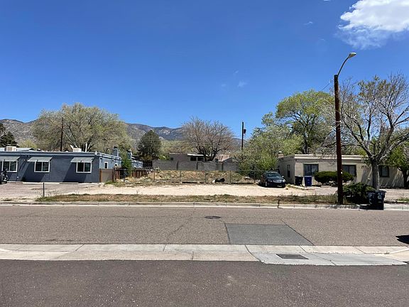 3rd image of 1716 Paisano St NE