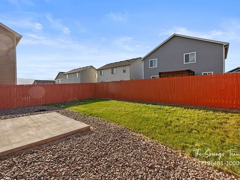 10898 Rowley Dr — Photo 34