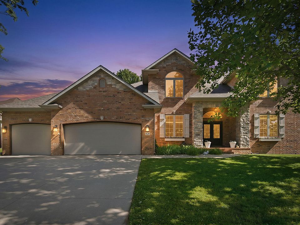 1st image of 828 S Shuyler Lane