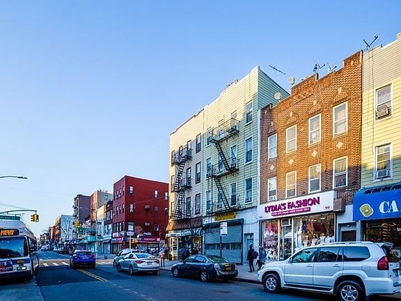 5th image of 90 Graham Ave Ste 1