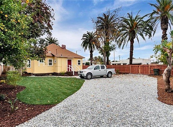 3rd image of 726 S Vine Ave