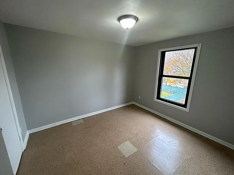 1633 Shehy St #1 — Photo 4