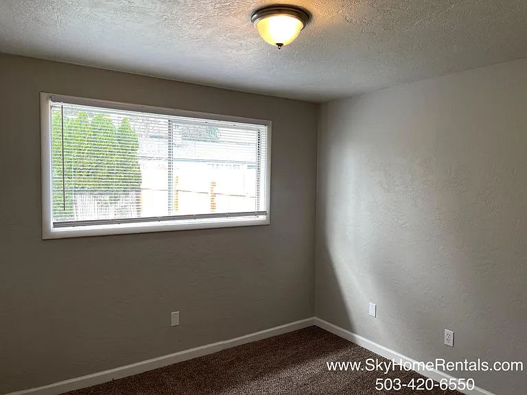 1273 Clearview Ave NE — Photo 7