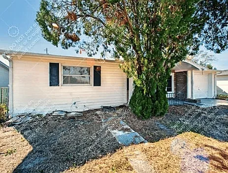 5338 Nancy Ln — Photo 2