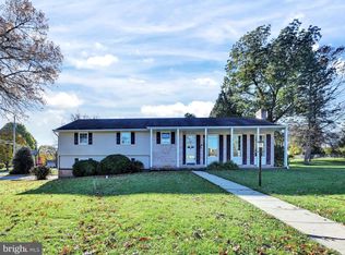 75 Crestview Dr, Lebanon, PA 17042