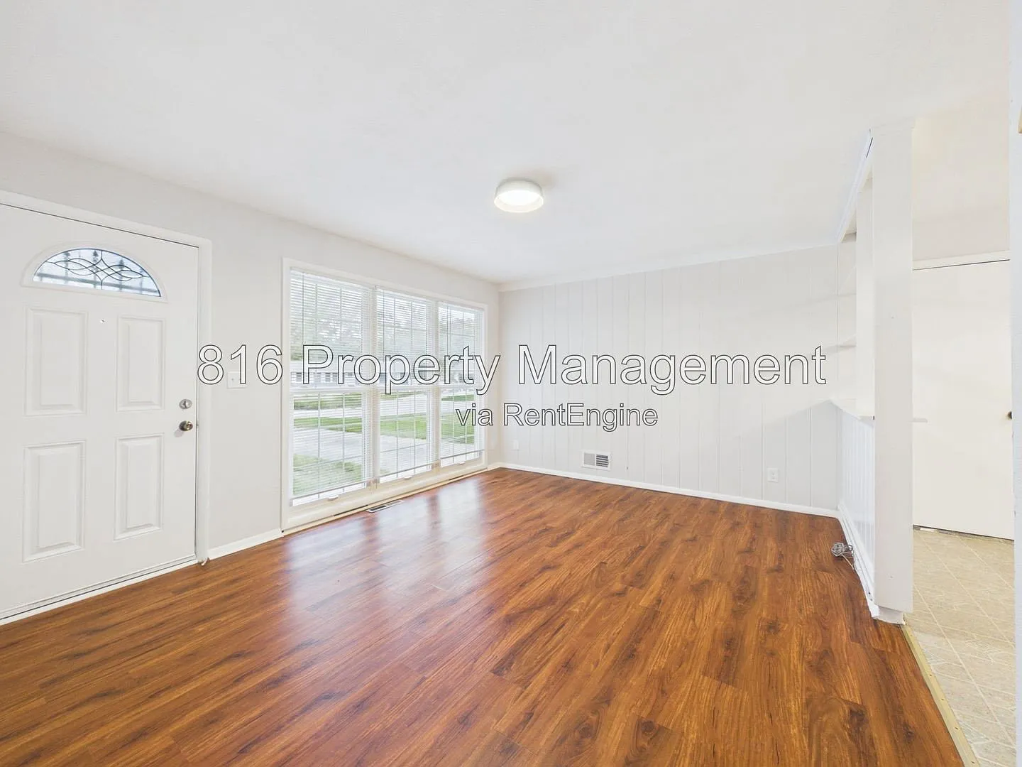3 bed, 1.5 bath, 930 sqft, $1,375 — Photo 3