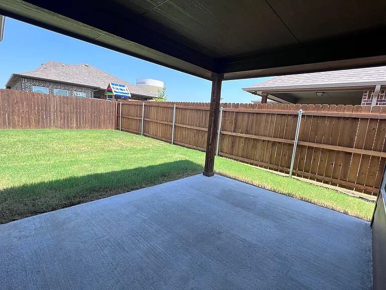 802 Tippit Ln — Photo 18