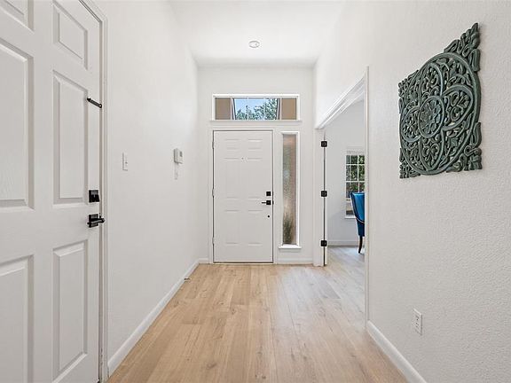 2nd image of 613 Columbine Ave