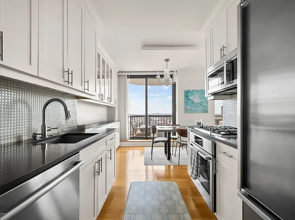 52 E End Ave APT 23A, New York, NY 10028