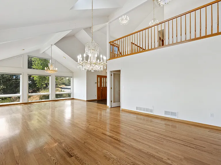 1281 Peakview Cir — Photo 10