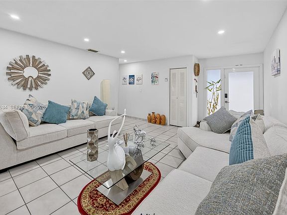 3rd image of 13755 SW 24th St
