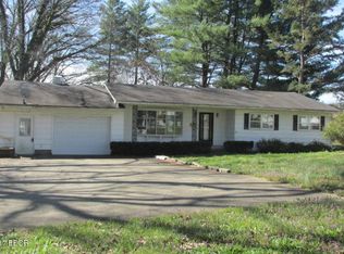 2025 State St, Eldorado, IL 62930